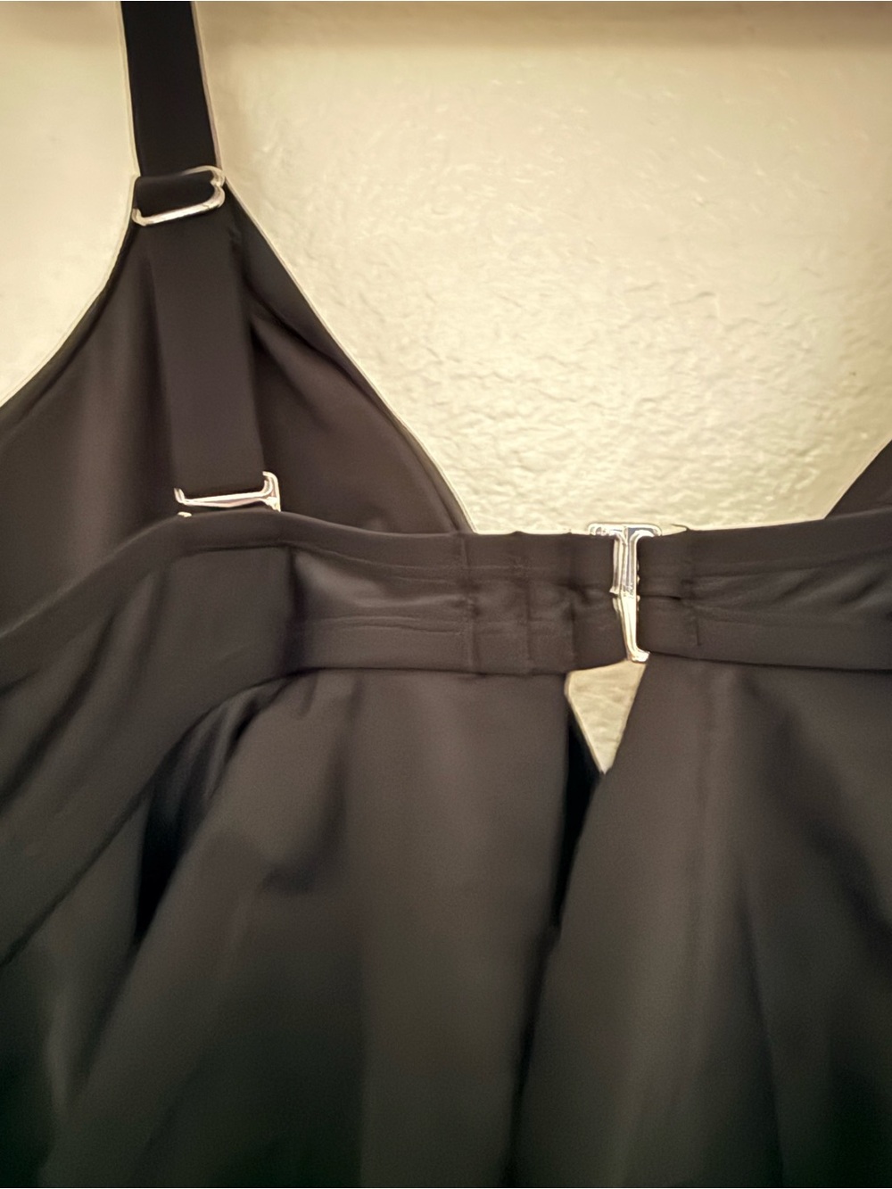 Cupshe Women's Plus Black Bikinis Top With Ruffles & Adjustable Straps .
Size 3X - Picture 9 of 12